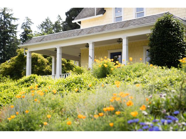 938 OAK St, Lake Oswego, OR 97034