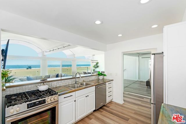 3806 Ocean Front Walk, Marina Del Rey, CA 90292