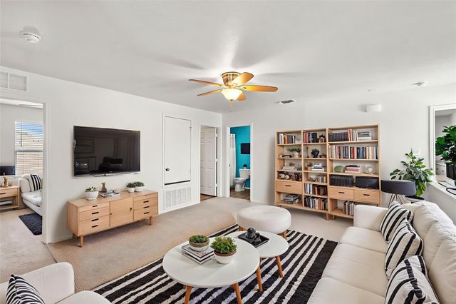 108 Boxwood DR, Buda, TX 78610