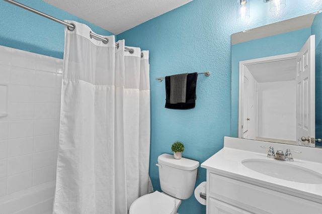 108 Boxwood DR, Buda, TX 78610