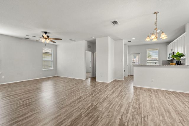 108 Boxwood DR, Buda, TX 78610
