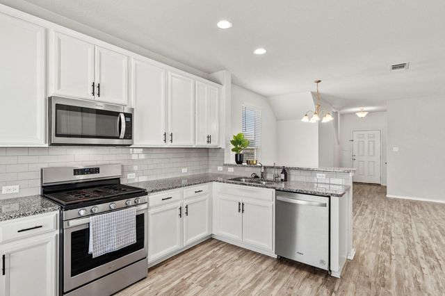 108 Boxwood DR, Buda, TX 78610
