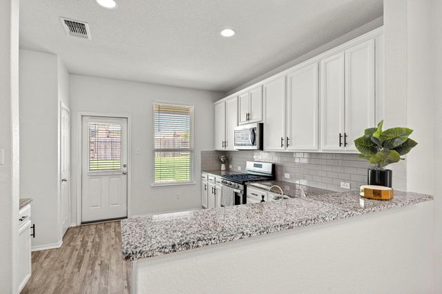 108 Boxwood DR, Buda, TX 78610