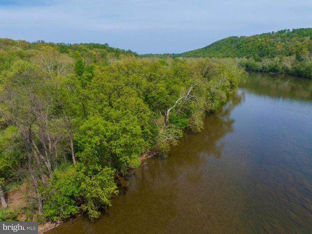 753 SEVEN SPRINGS RD, Charles Town, WV 25414