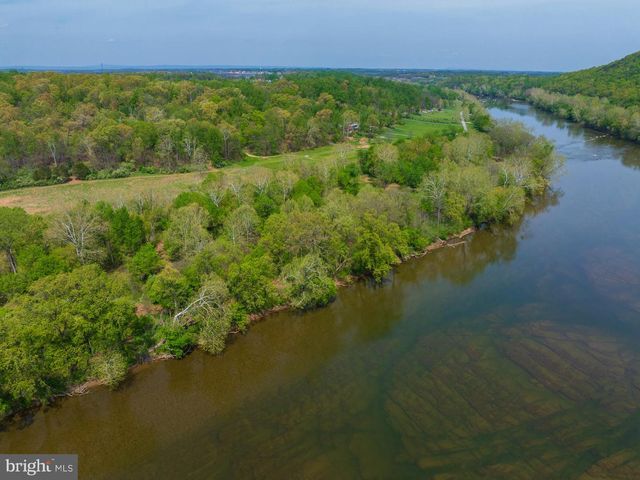753 SEVEN SPRINGS RD, Charles Town, WV 25414