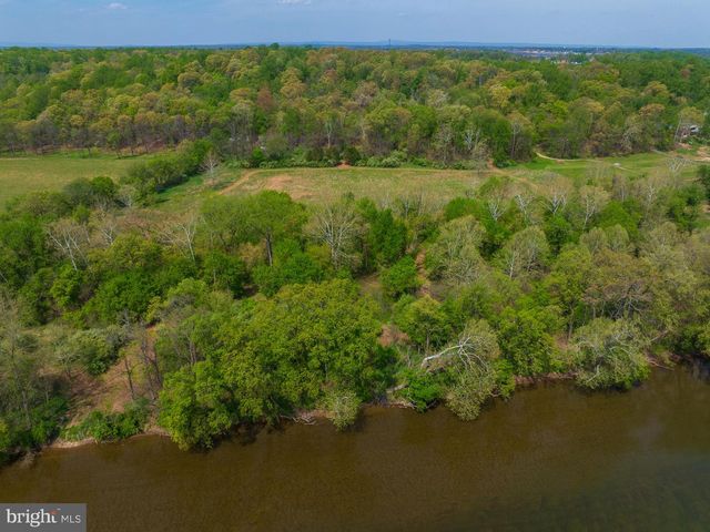 753 SEVEN SPRINGS RD, Charles Town, WV 25414
