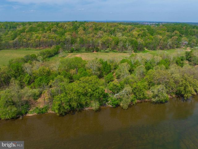 753 SEVEN SPRINGS RD, Charles Town, WV 25414