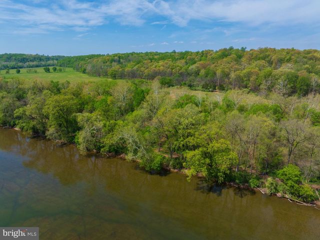 753 SEVEN SPRINGS RD, Charles Town, WV 25414