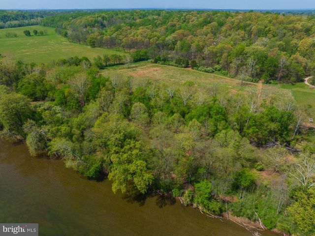 753 SEVEN SPRINGS RD, Charles Town, WV 25414