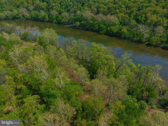 753 SEVEN SPRINGS RD, Charles Town, WV 25414