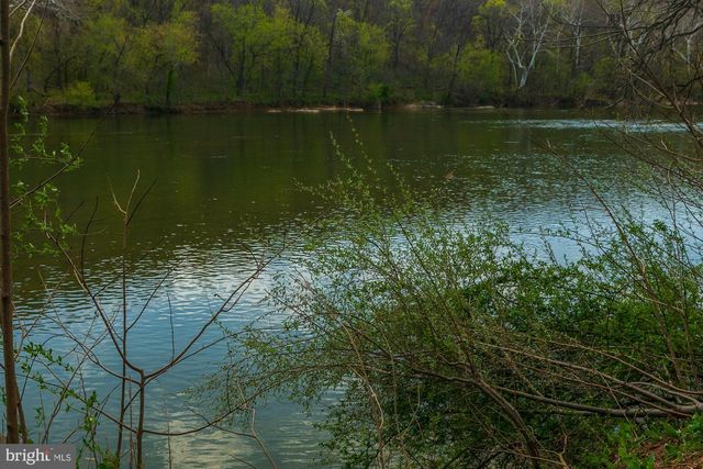 753 SEVEN SPRINGS RD, Charles Town, WV 25414