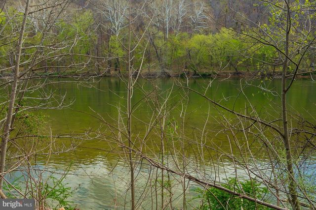 753 SEVEN SPRINGS RD, Charles Town, WV 25414