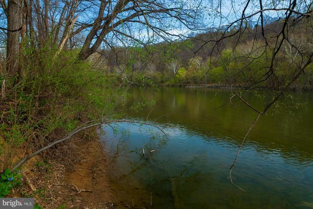753 SEVEN SPRINGS RD, Charles Town, WV 25414