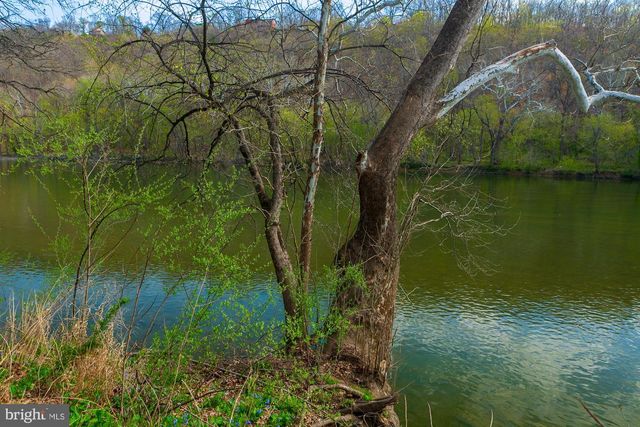 753 SEVEN SPRINGS RD, Charles Town, WV 25414