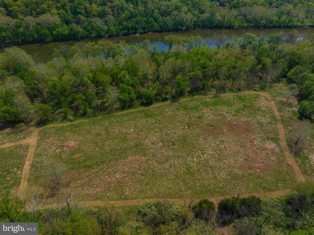 753 SEVEN SPRINGS RD, Charles Town, WV 25414