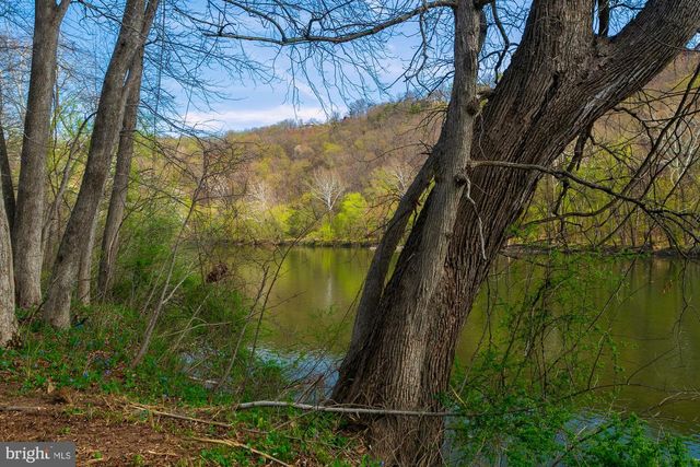 753 SEVEN SPRINGS RD, Charles Town, WV 25414