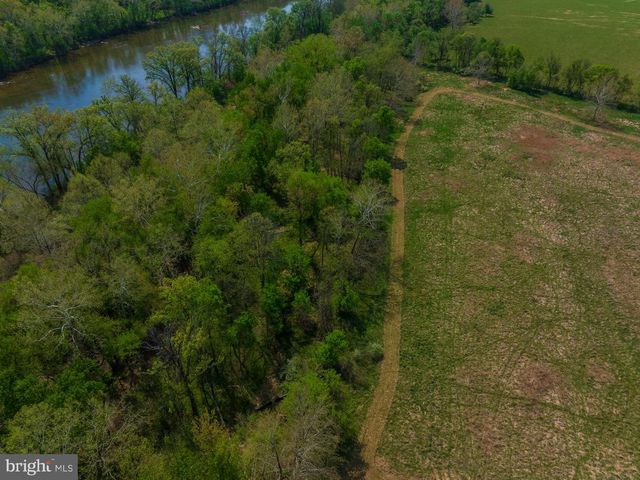 753 SEVEN SPRINGS RD, Charles Town, WV 25414