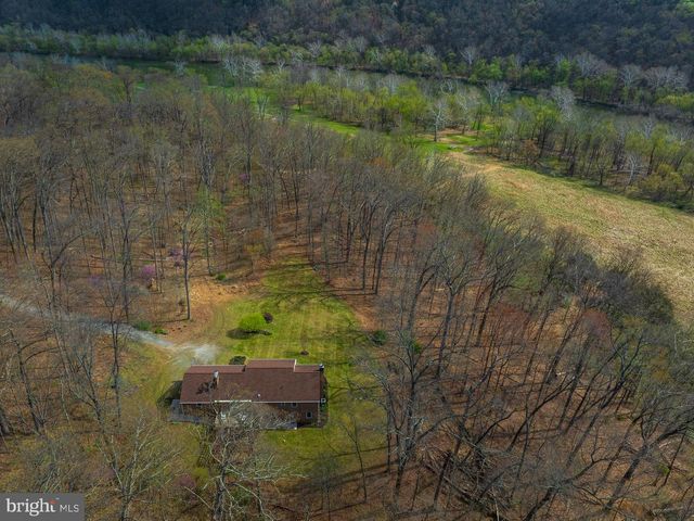 753 SEVEN SPRINGS RD, Charles Town, WV 25414