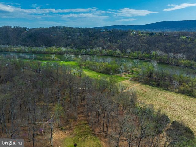 753 SEVEN SPRINGS RD, Charles Town, WV 25414