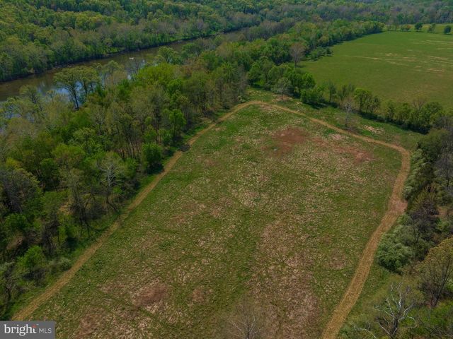 753 SEVEN SPRINGS RD, Charles Town, WV 25414