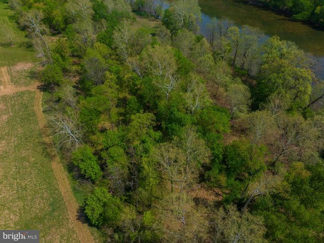 753 SEVEN SPRINGS RD, Charles Town, WV 25414