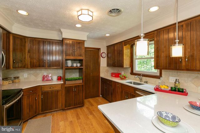753 SEVEN SPRINGS RD, Charles Town, WV 25414