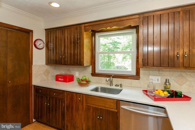 753 SEVEN SPRINGS RD, Charles Town, WV 25414