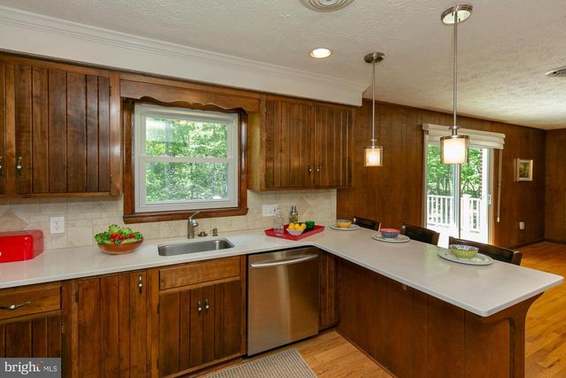 753 SEVEN SPRINGS RD, Charles Town, WV 25414