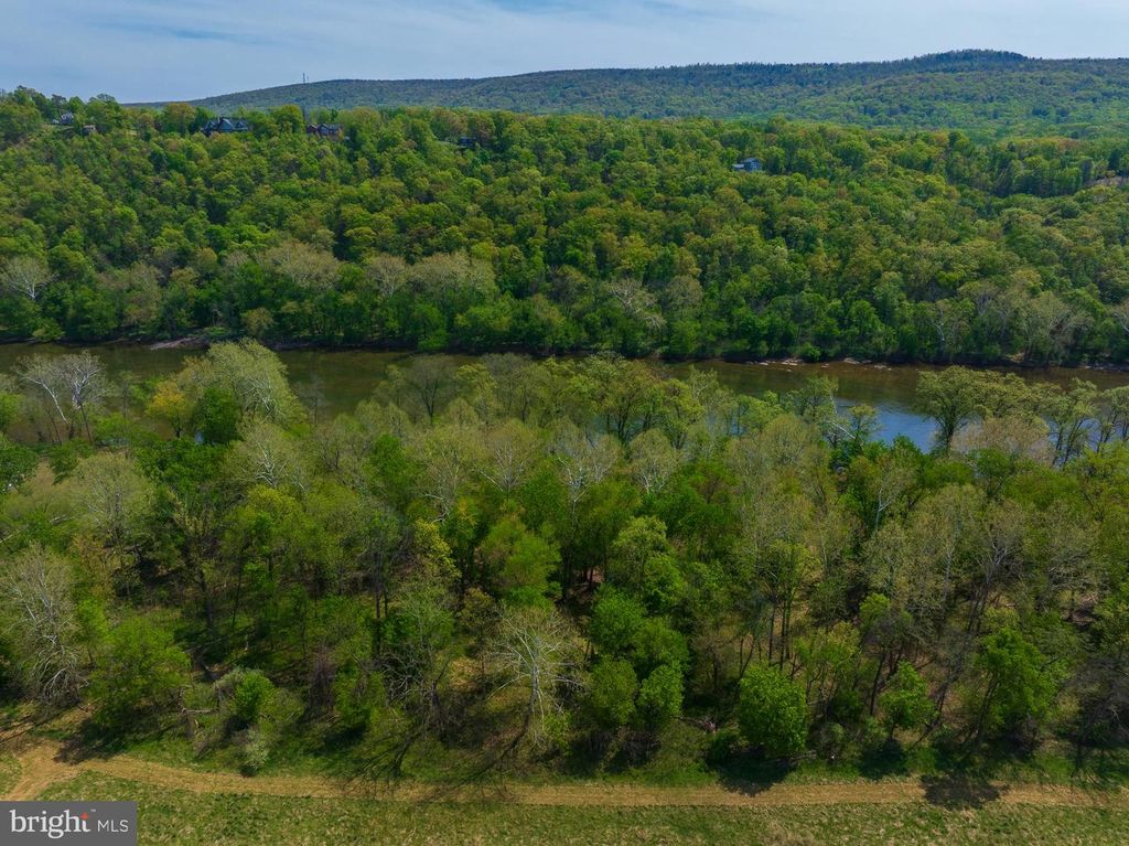 753 SEVEN SPRINGS RD, Charles Town, WV 25414