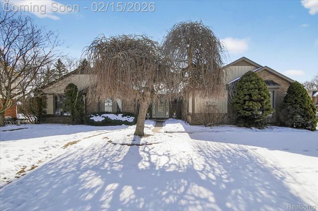 31819 Clarita Street, Livonia, MI 48152