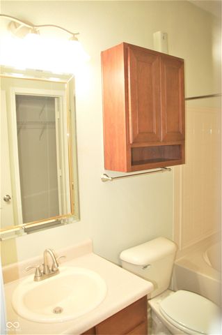 8348 S Swimming Hole Lane, Pendleton, IN 46064