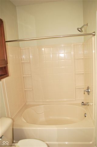 8348 S Swimming Hole Lane, Pendleton, IN 46064