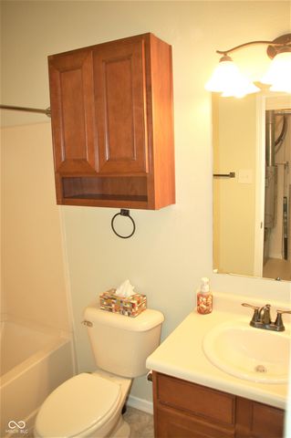 8348 S Swimming Hole Lane, Pendleton, IN 46064