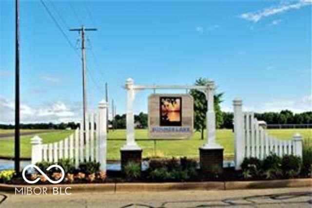 8348 S Swimming Hole Lane, Pendleton, IN 46064