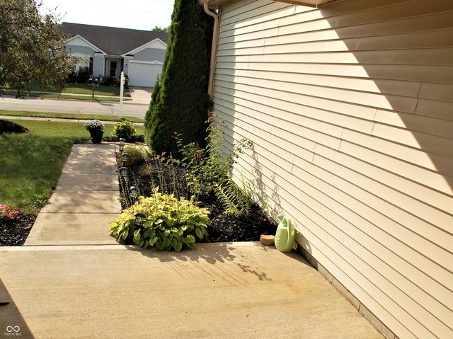 8348 S Swimming Hole Lane, Pendleton, IN 46064