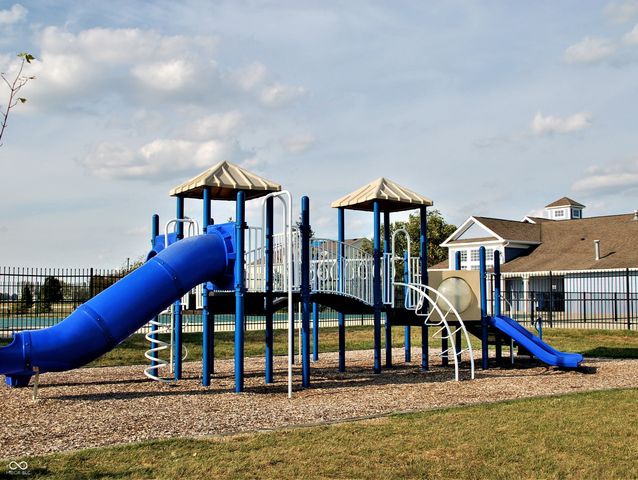 8348 S Swimming Hole Lane, Pendleton, IN 46064