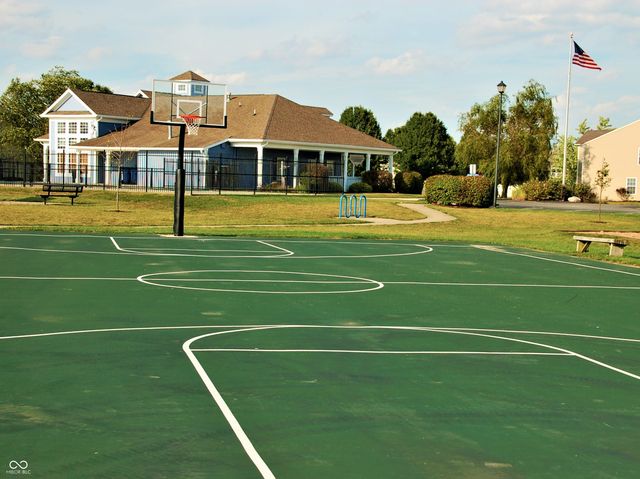 8348 S Swimming Hole Lane, Pendleton, IN 46064