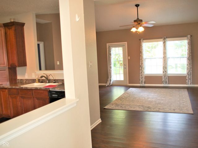 8348 S Swimming Hole Lane, Pendleton, IN 46064