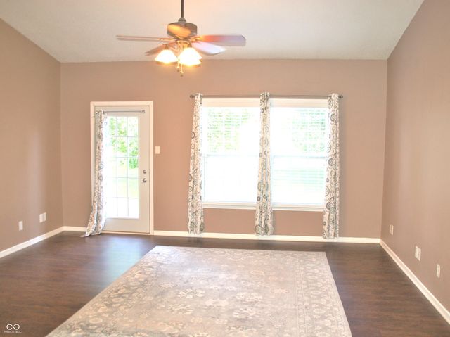 8348 S Swimming Hole Lane, Pendleton, IN 46064