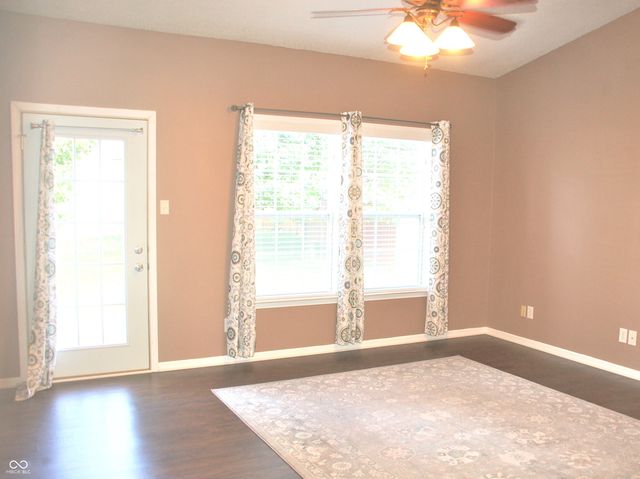 8348 S Swimming Hole Lane, Pendleton, IN 46064