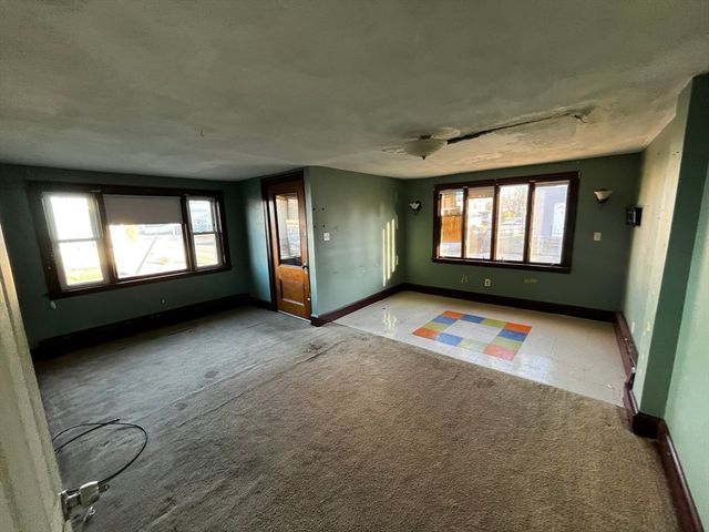 18 Garfield St, Taunton, MA 02780