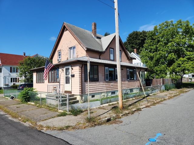 18 Garfield St, Taunton, MA 02780