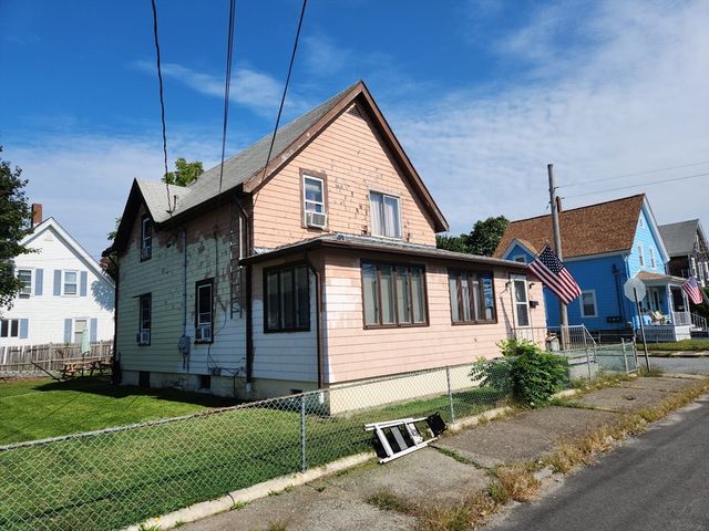 18 Garfield St, Taunton, MA 02780