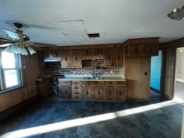 18 Garfield St, Taunton, MA 02780