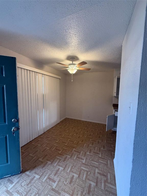 8445 Winkler Drive 06, Houston, TX 77017