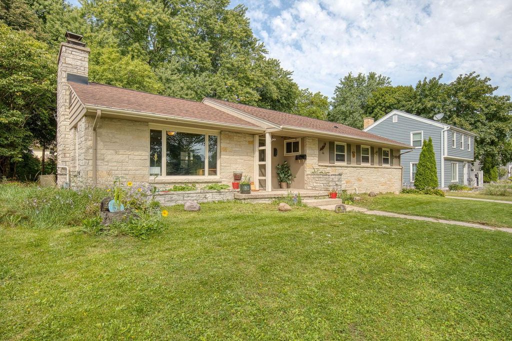 684 S 6th AVENUE, West Bend, WI 53095