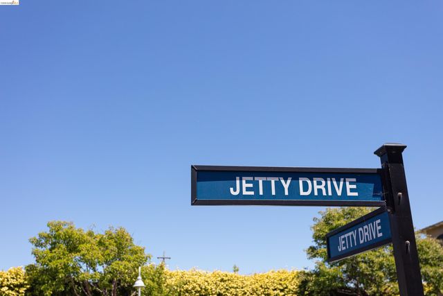 1508 Jetty Dr, Richmond, CA 94804