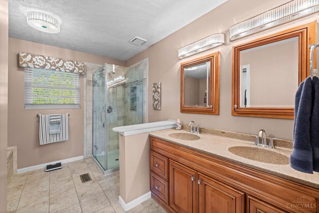 6557 Foxfield Drive, Mason, OH 45040