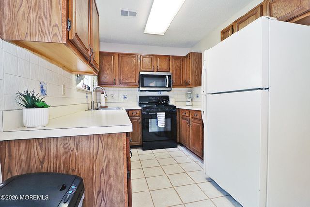 12 Cottonwood Drive, Barnegat, NJ 08005