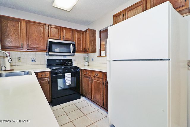 12 Cottonwood Drive, Barnegat, NJ 08005